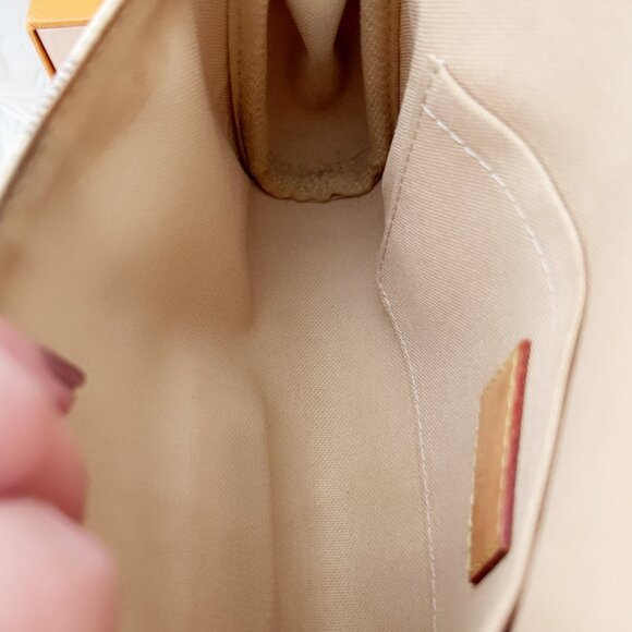 Louis Vuitton Favorite bag in Damier Azur with Box, added crossbody strap - Picture 15 of 17